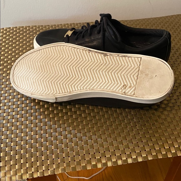 LAUREN RALPH LAUREN || Women's Reaba Ivory/Cream Leather Sneakers. Sz. 7.5 B - Picture 4 of 6